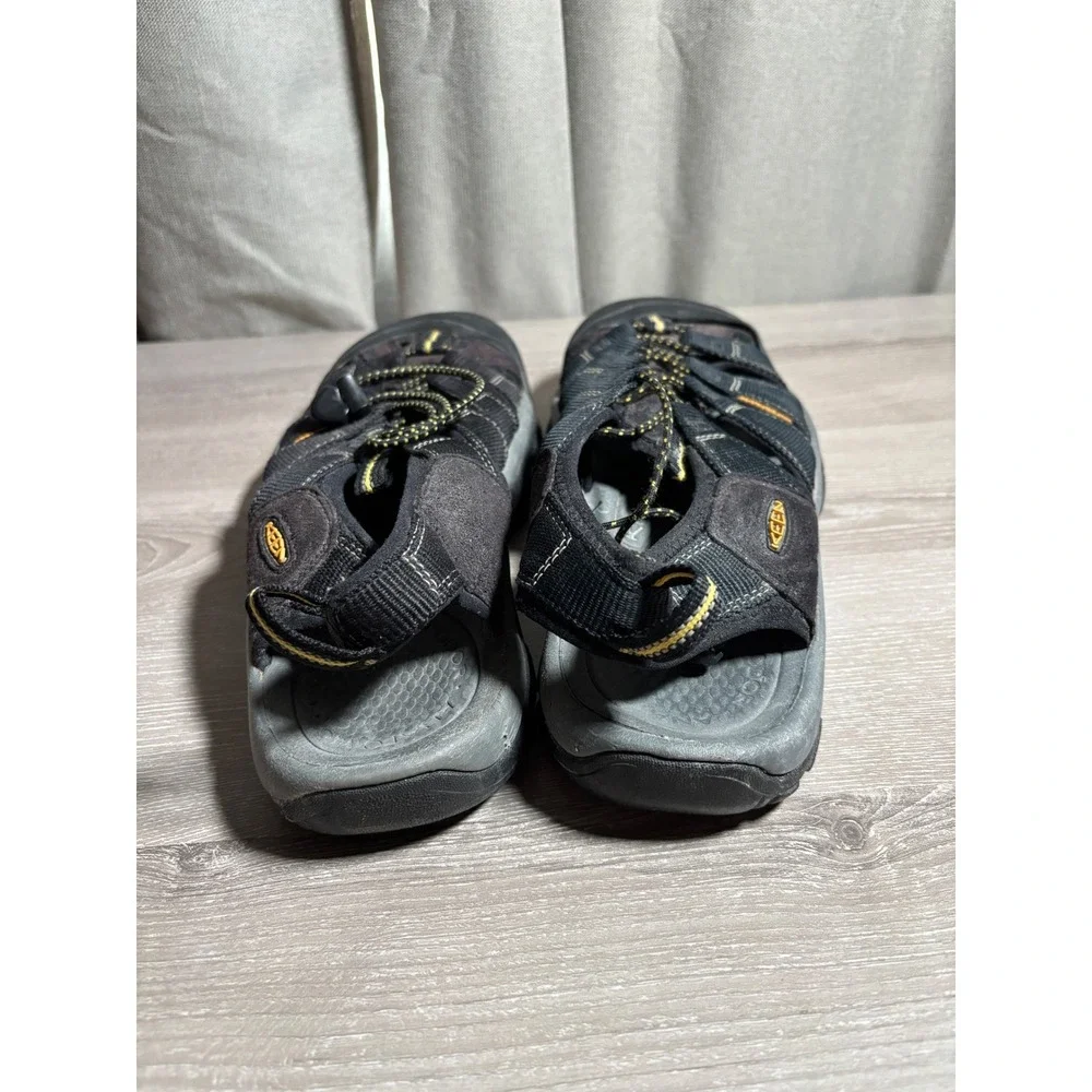 Keen Newport H2 Mens Approx 9.5 Waterproof Hiking Sport Sandals Gorpcore Outdoor
